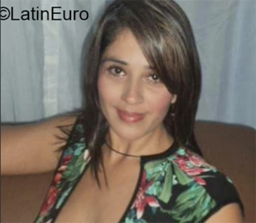 Date this passionate Colombia girl Monica from Armenia CO25978