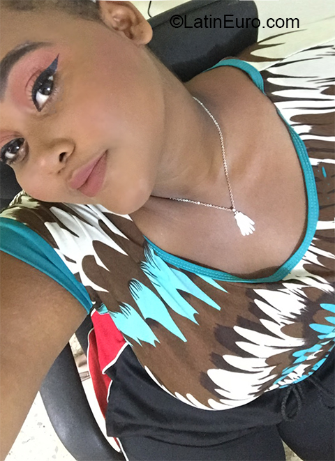 Date this fun Dominican Republic girl Esmeralda from Santo Domingo DO35871