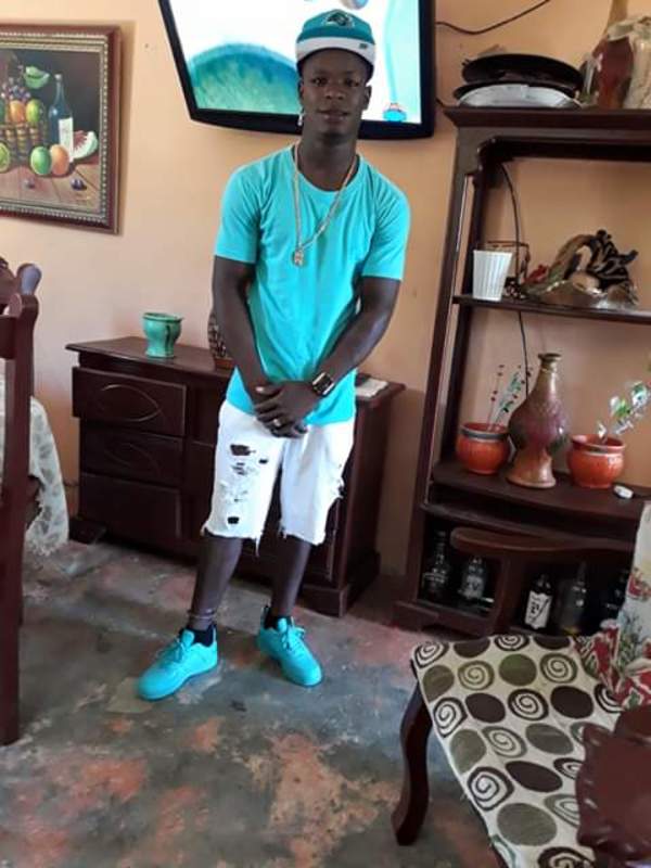 Date this sultry France man Starling from Guyana FR292