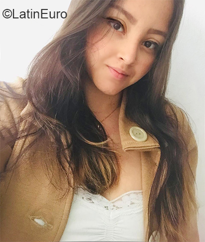Date this pretty Colombia girl Emily from Bogota CO26008