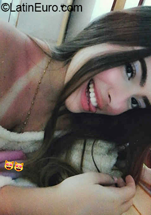 Date this stunning Venezuela girl Francy from Lara VE3066