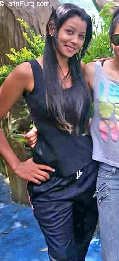 Date this gorgeous Venezuela girl Migedy from Zaraza VE2687