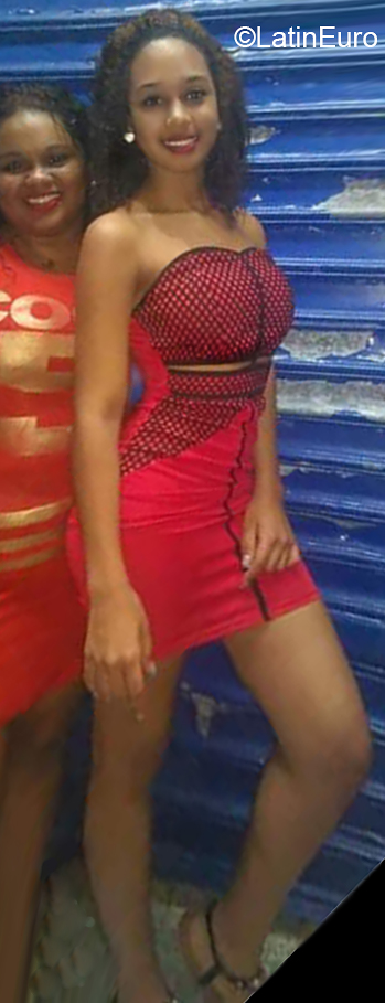 Date this nice looking Dominican Republic girl EEslenia from Santiago DO36279