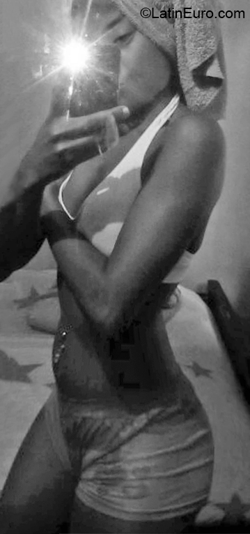 Date this happy Colombia girl Luz from Cali CO26015