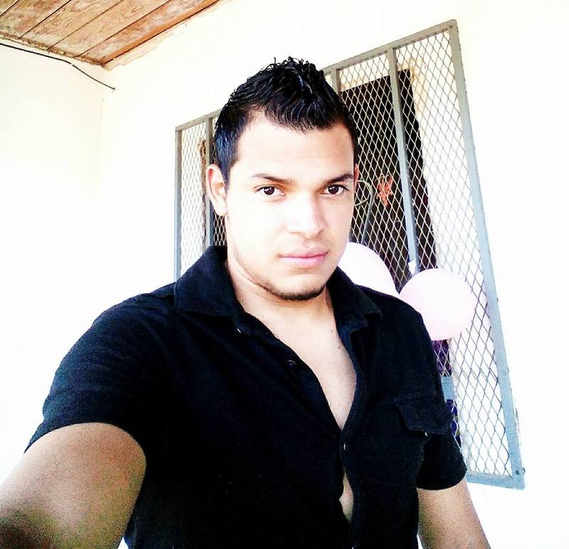 Date this exotic Honduras man Antonio Reyes from Tegucigalpa HN2704