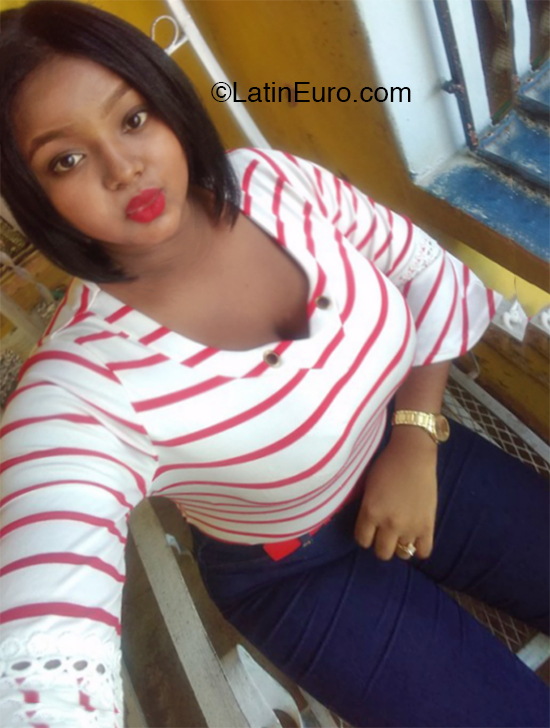 Date this passionate Dominican Republic girl Mariel from Santo Domingo DO36082