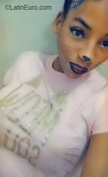 Date this foxy Dominican Republic girl Ruth from Santo Domingo DO36087