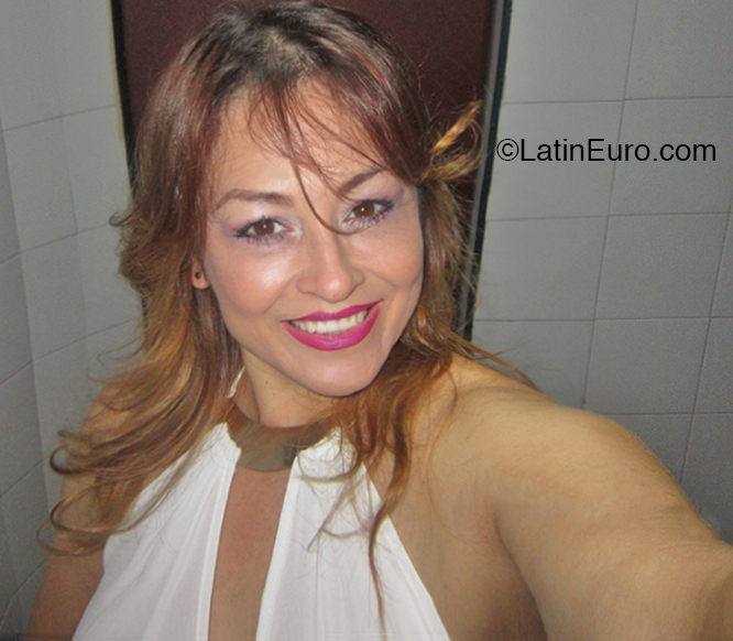 Date this foxy Colombia girl Francia from Cali CO26064