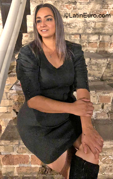Date this gorgeous Mexico girl Connie from Matamoros MX1689