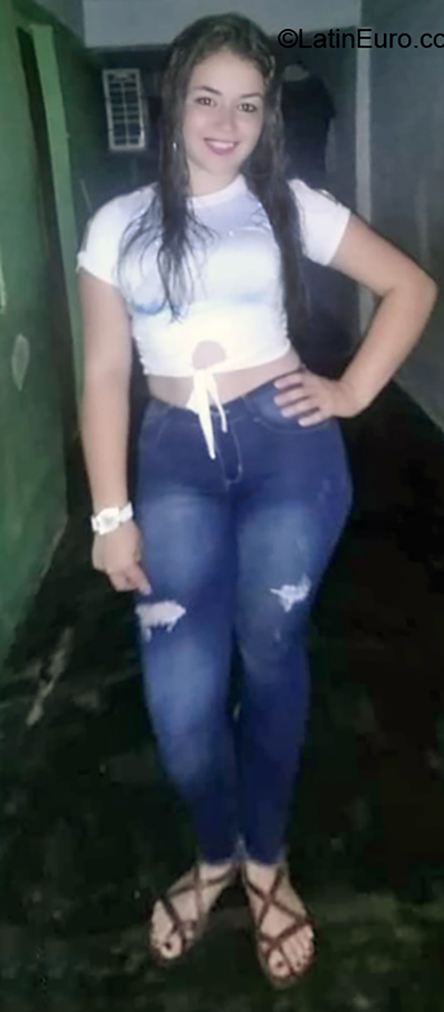 Date this foxy Colombia girl Yaireth from Cucuta CO26072
