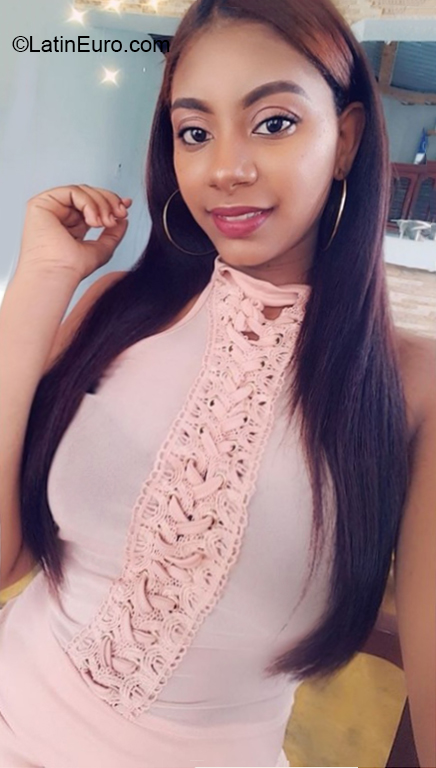 Date this fun Dominican Republic girl Estefany from San Antonio De Guerra DO36142