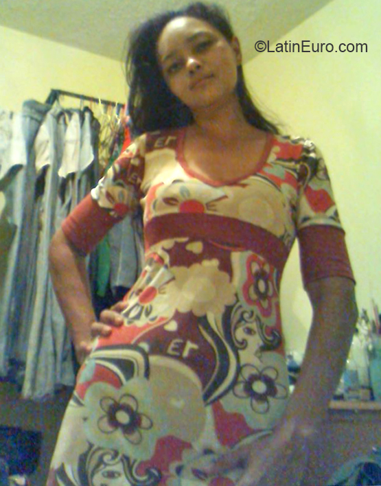 Date this delightful Venezuela girl Yobix from Ciudad Bbolivar VE2715
