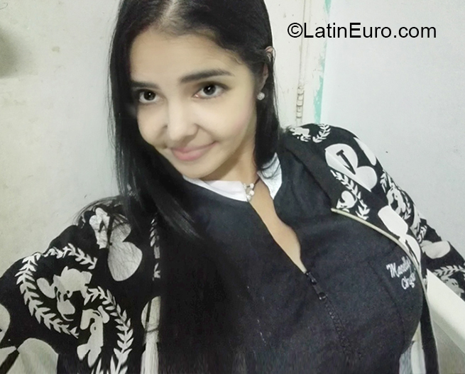 Date this exotic Venezuela girl Mare from Caracas VE2718