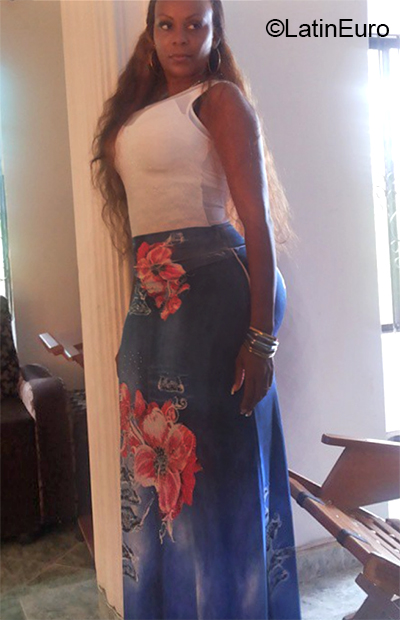 Date this happy Colombia girl NAYFER from MEDELLIN CO26117