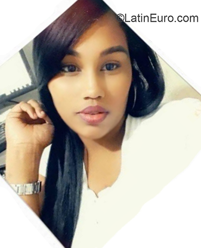 Date this young Dominican Republic girl Victoria from Santiago DO36203