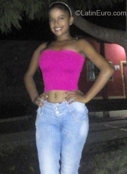 Date this hot Colombia girl Neyla from Bucaramanga CO26125