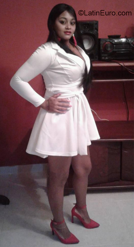 Date this fun Dominican Republic girl Cinthia from Santo Domingo DO36289