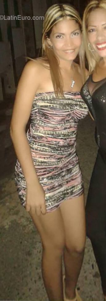 Date this tall Venezuela girl Ivana from Maracaibo VE2751