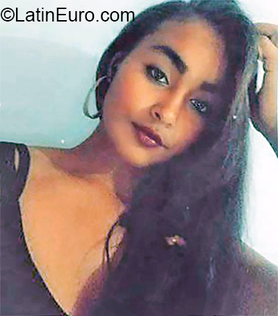 Date this charming Brazil girl Welen from Belo Horizonte BR10942
