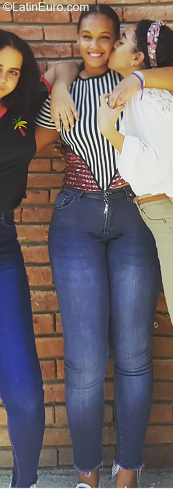 Date this gorgeous Dominican Republic girl Amelia from Santiago De Los Caballeros DO36369