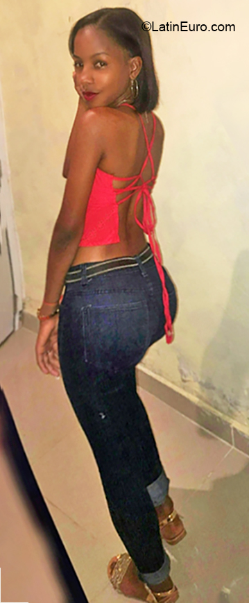 Date this sultry Dominican Republic girl Luisa from El Seibo DO36376