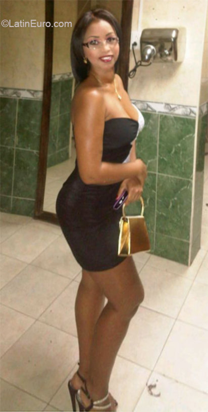 Date this cute Venezuela girl Victotiria from Caracas VE2755