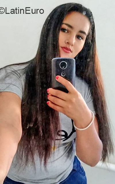 Date this sensual Colombia girl Erica from Bucaramanga CO26205