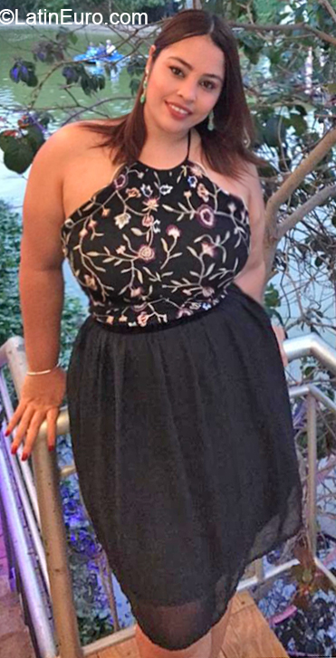 Date this attractive Dominican Republic girl Ingrid from Santo Domingo DO36419