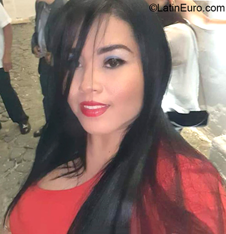 Date this beautiful Colombia girl Claudia lorena from Cali CO26223