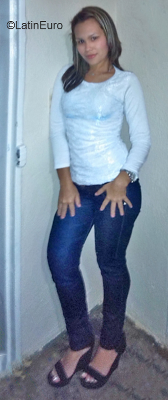 Date this sensual Venezuela girl Flor from Ciudad Guayana VE2760
