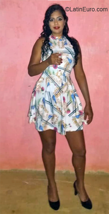 Date this beautiful Brazil girl Suzy from Salvador BR10953