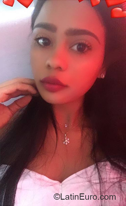 Date this georgeous Dominican Republic girl Lorena from Santiago DO36494
