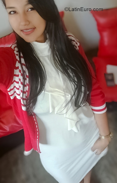 Date this hard body Venezuela girl Marielys from Caracas VE2773