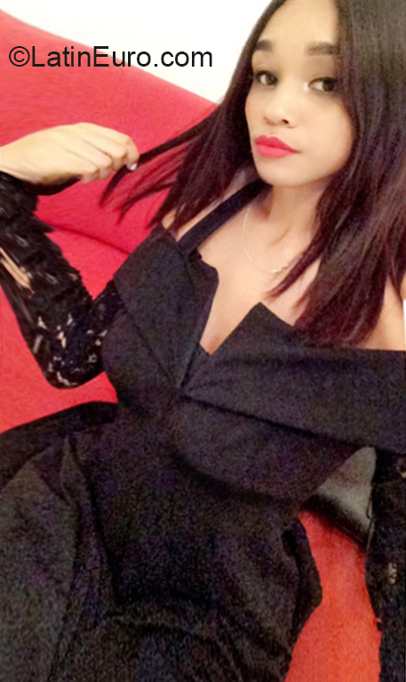 Date this good-looking Dominican Republic girl Stephanie from La Vega DO36567
