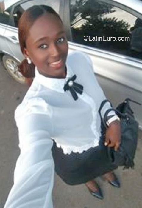 Date this nice looking Dominican Republic girl Andresi from Santo Domingo DO38693