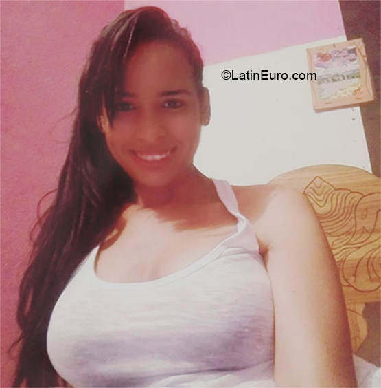 Date this happy Venezuela girl Maria from Puerto Ordaz VE2798