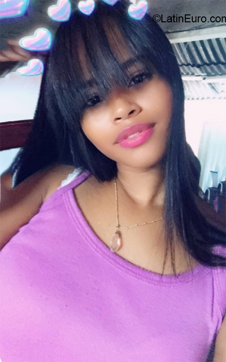Date this gorgeous Dominican Republic girl Lenita from Santiago DO36593