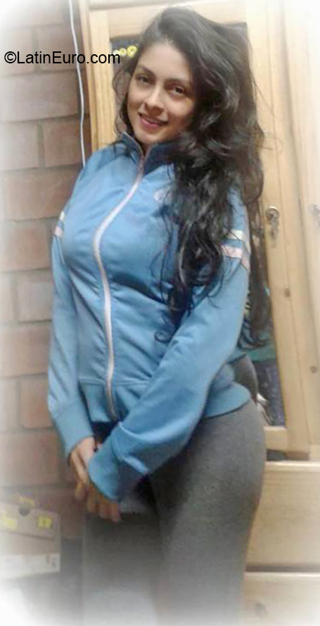 Date this hot Peru girl Berta from Lima PE1459