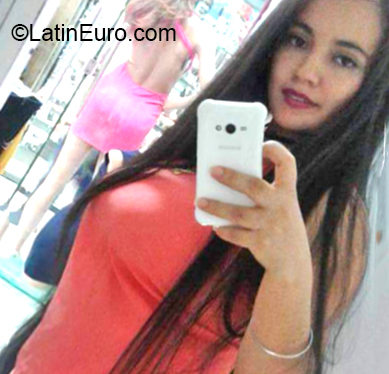 Date this sensual Colombia girl Maria from Cali CO26299