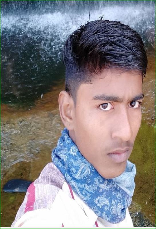 Date this hard body India man Badhiya from Bk (palanpur) IN371
