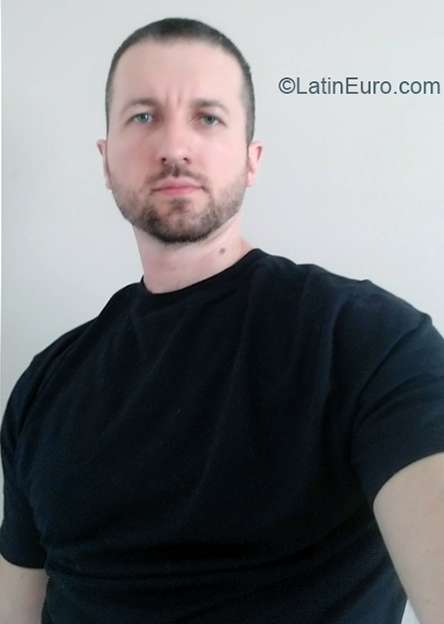 Date this exotic Canada man Daniel from Sherbrooke CA823