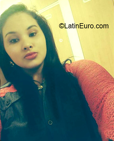 Date this sultry Venezuela girl Andreina from Venezuela VE2817