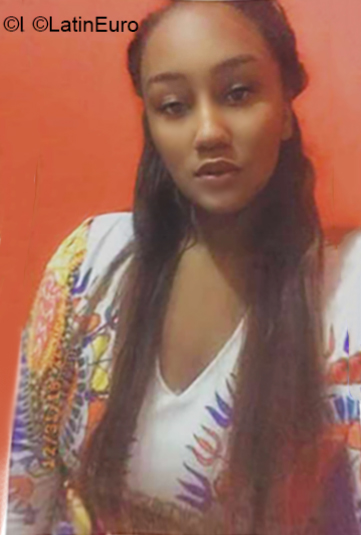 Date this nice looking Dominican Republic girl Noemy from Santo Domingo DO36713
