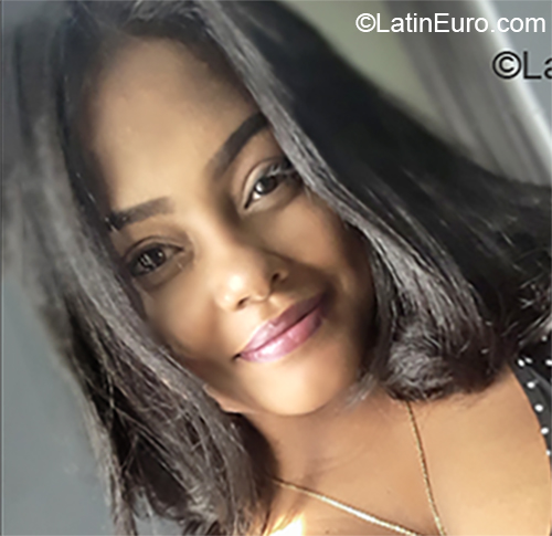 Date this voluptuous Dominican Republic girl Maria Fernanda from Santo Domingo DO36746