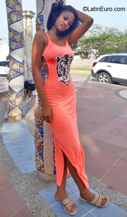 Date this sultry Colombia girl Wendy from La Guajira CO26371