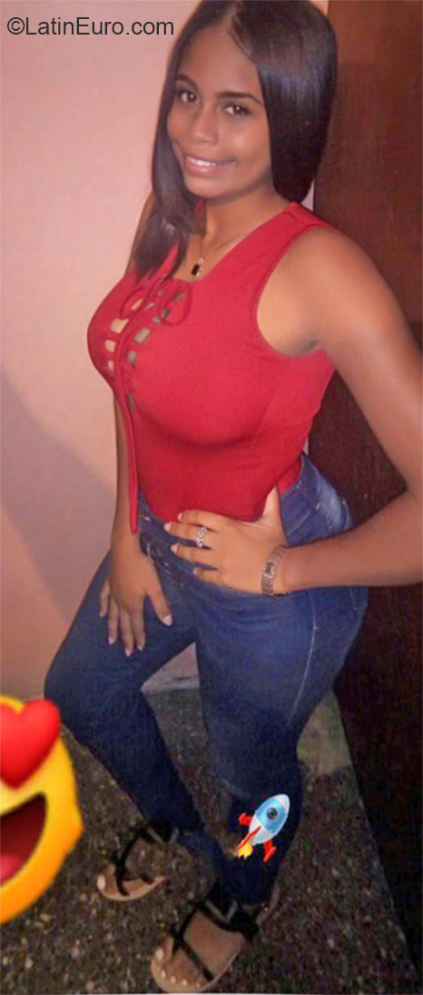 Date this cute Venezuela girl Nathaly from Caracas VE2826