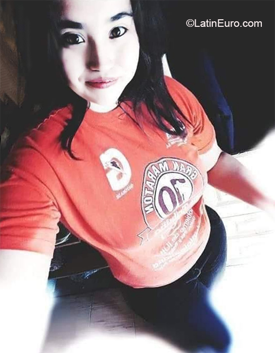 Date this delightful Argentina girl Belen from Buenos Aires AR277