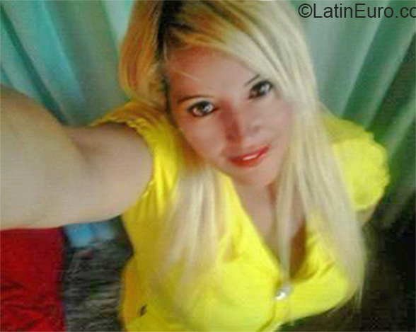 Date this attractive Brazil girl Cristina from Sao Goncalo BR10974
