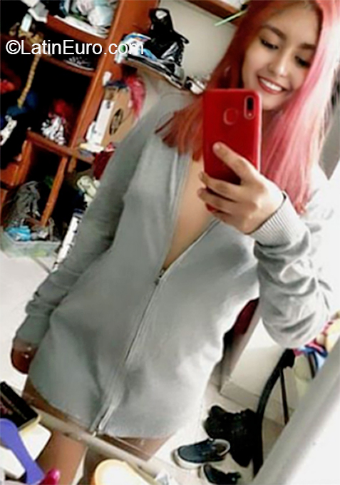 Date this hot Colombia girl Johana from Ibaque CO26410