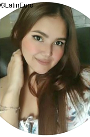 Date this hard body Venezuela girl Genesis from Barquisimeto VE2839